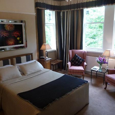 Alexandra Court Bed & Breakfast Harrogate Exterior photo