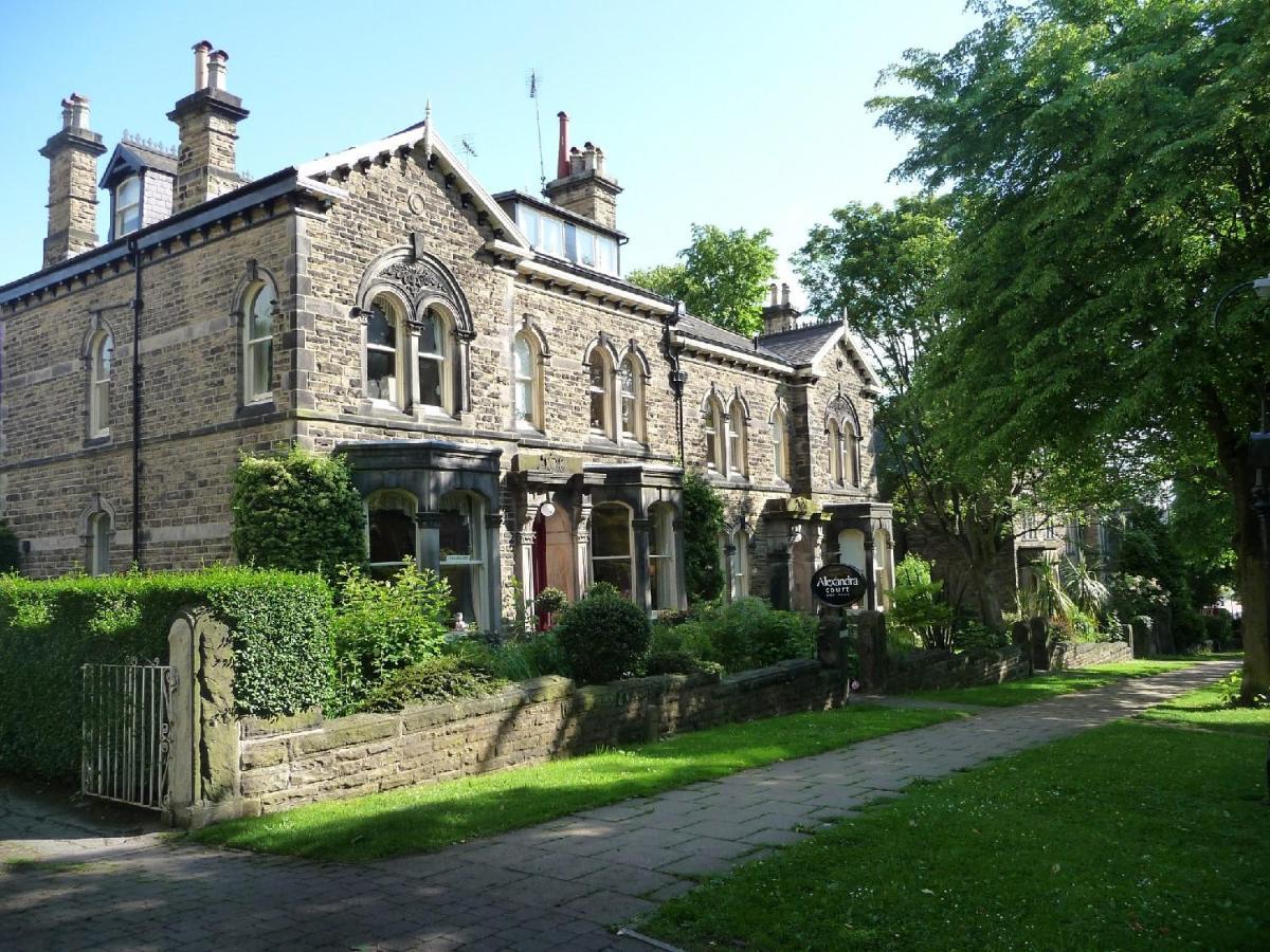 Alexandra Court Bed & Breakfast Harrogate Exterior photo